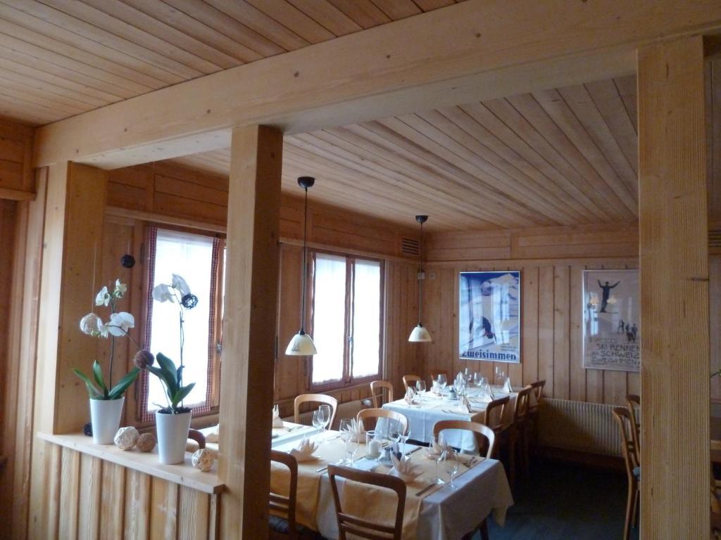 Hôtel Gasthof Derby à Zweisimmen Extérieur photo