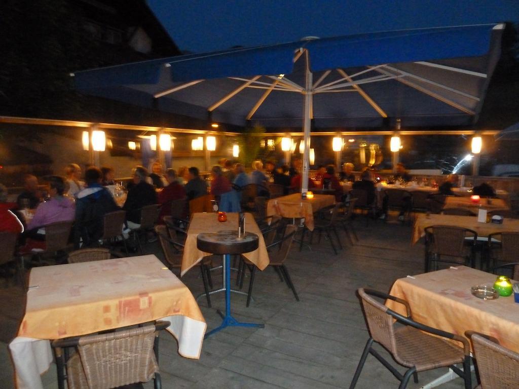 Hôtel Gasthof Derby à Zweisimmen Extérieur photo